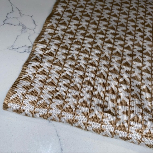 Michael Kors Scarf - Picture 3 of 5